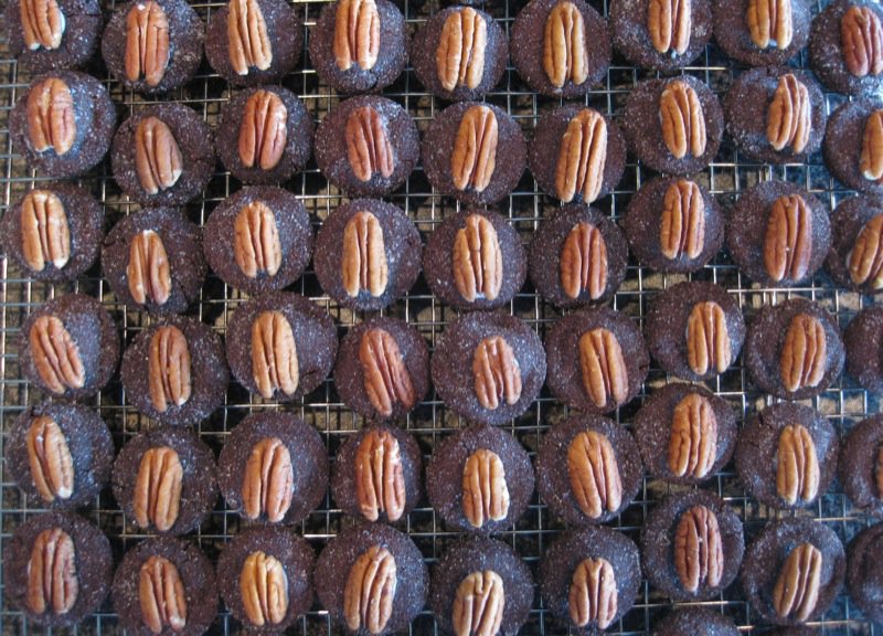 Easy Rolo Turtle Shortbread Cookies Story - It's Always Autumn