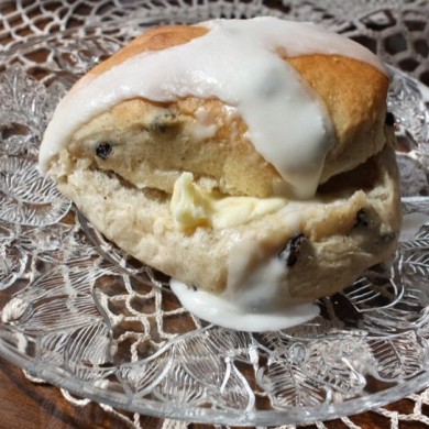 homemade hot cross buns