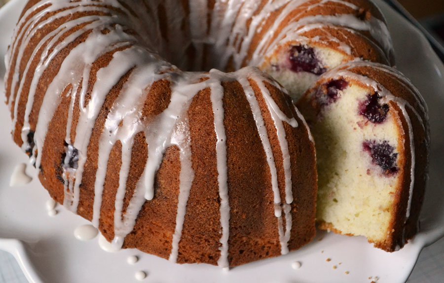 Rolling Spoon cherry cake -val