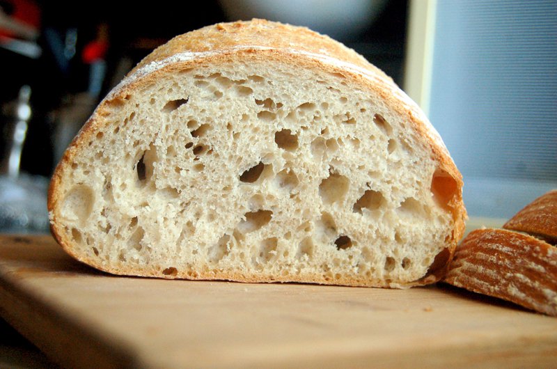 Nicole sourdough cut 800