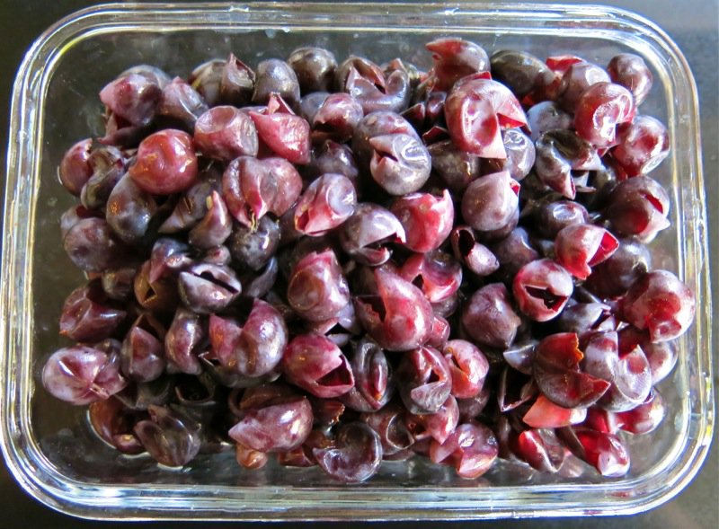 Classic Preparation of Concord Grapes for Recipes