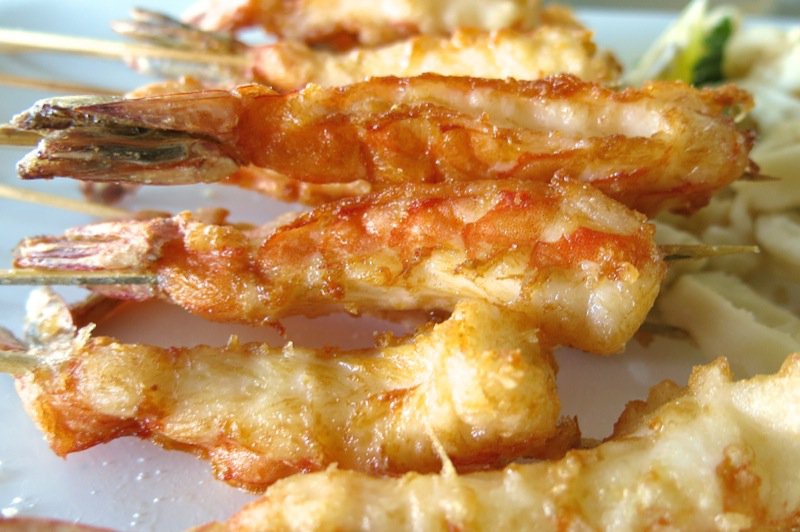 https://www.acanadianfoodie.com/wp-content/uploads/2014/01/1-A-Deep-Fried-Shrimp-Money-Shot.jpg