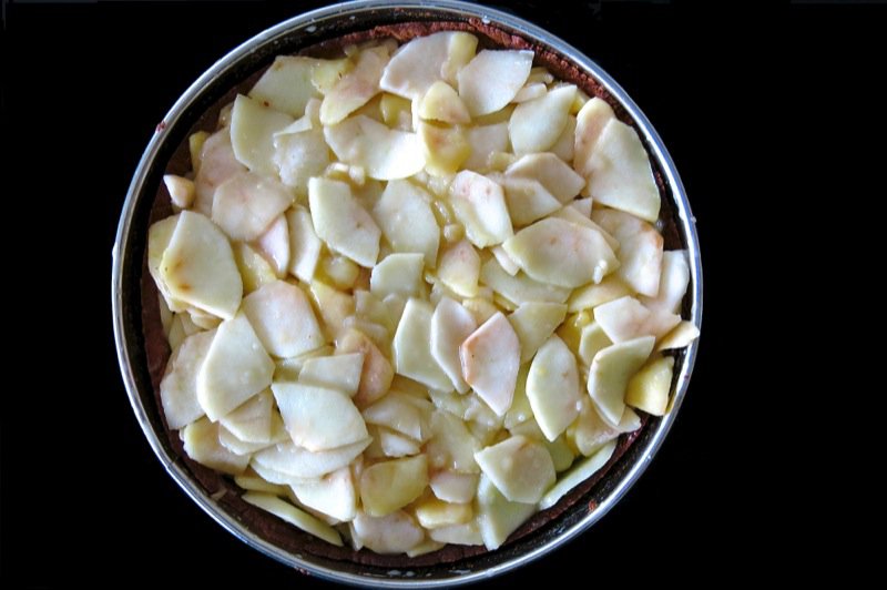 30 Deep Dish Apple Almond Pie Filled with Apples