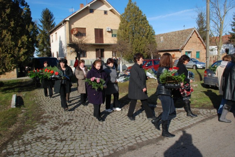 10 Pavas Funeral Procession