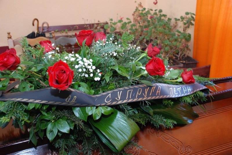 1b Pavas Funeral flowers