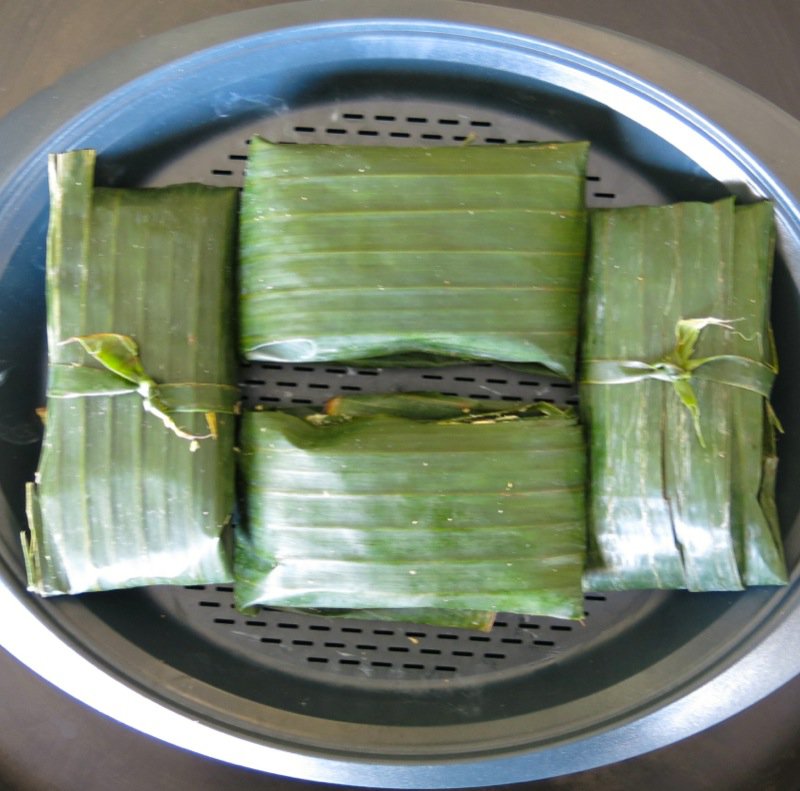 Corn Tamales: Corn Husks and Banana Leaves