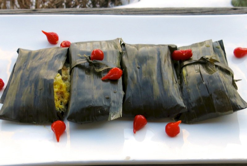 Vegetables Wrapped in Banana Leaf - Vecina Vegetariana