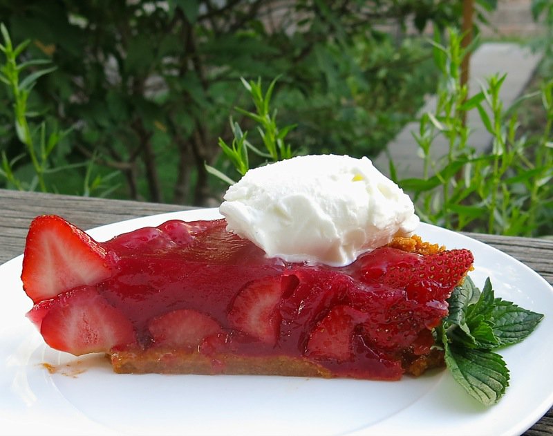 Dueling Daughters: Grandma Maude's Fresh Strawberry Pie