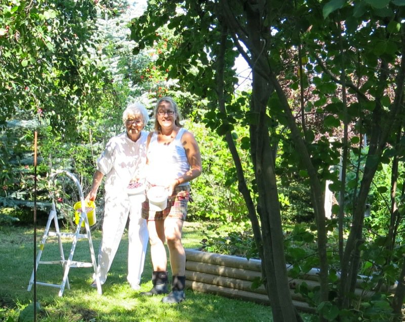 30 Margaret and Helen Mckinney Berry Picking