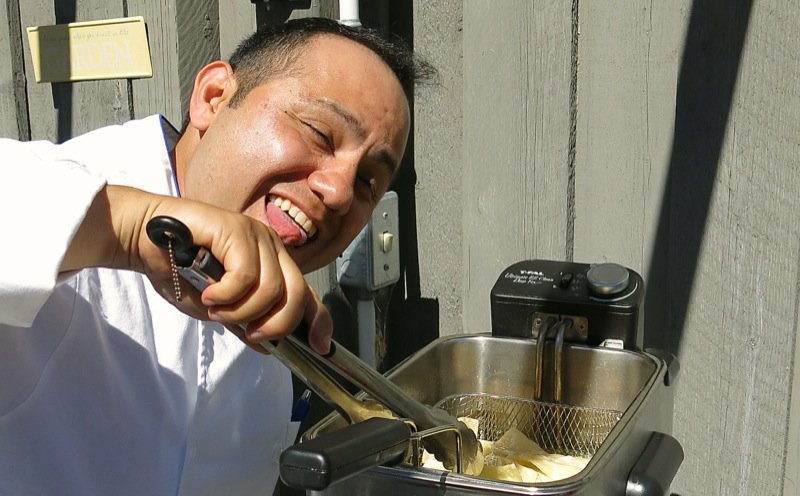 33 Totopos Chef Hugo Raya