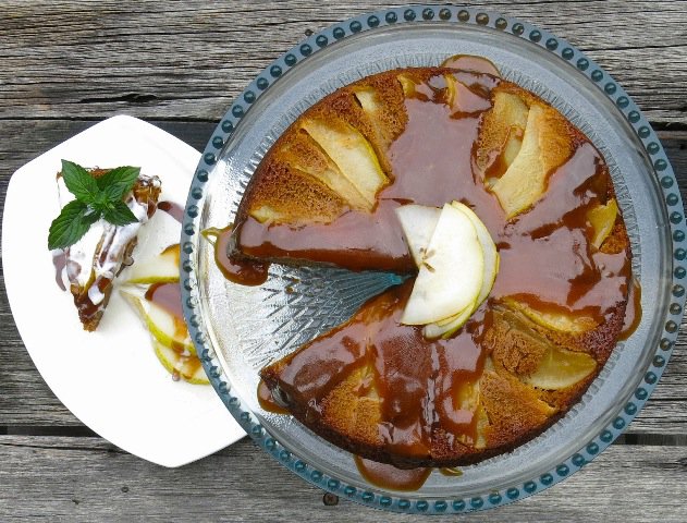 1 Pear Upside Down Gingerbread Cake