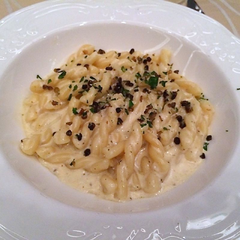 8 truffled macaroni