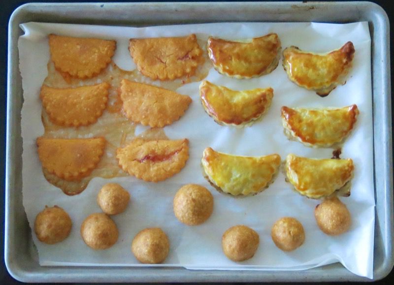 10 Olive Cheese Puffs