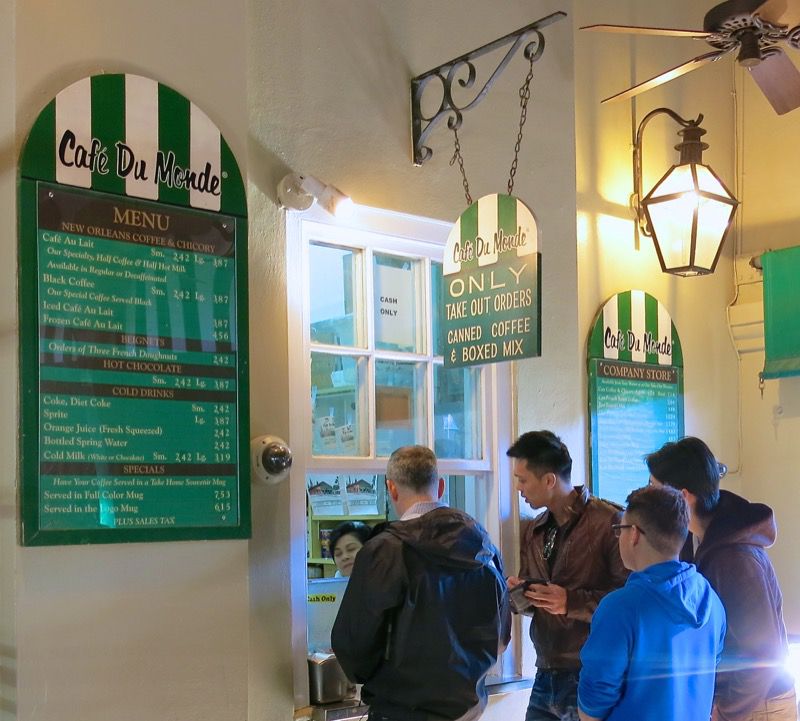 13 Cafe du Monde New Orleans