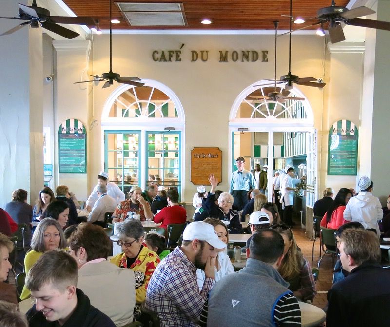 17 Cafe du Monde New Orleans