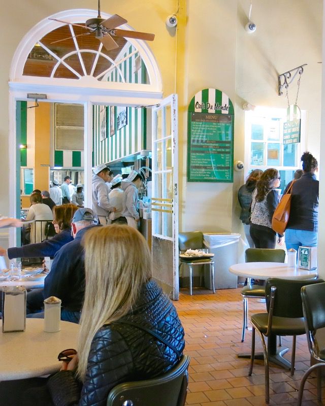 19 Cafe du Monde New Orleans