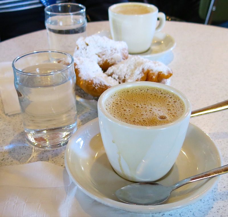 21 Cafe du Monde New Orleans