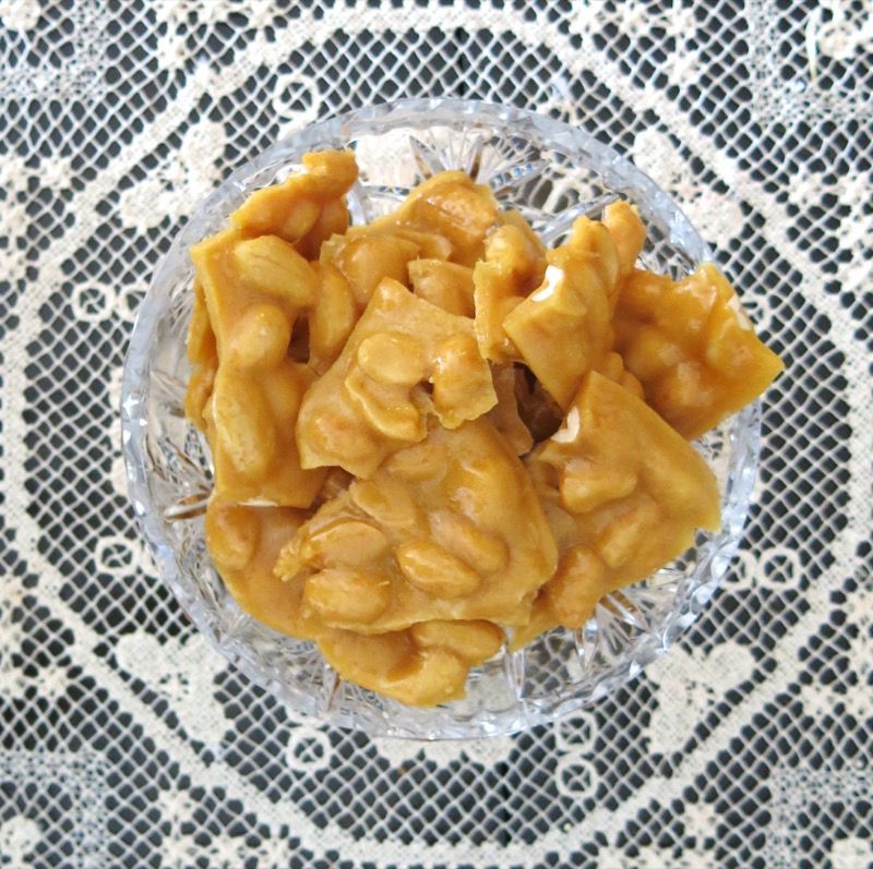 15 Homemade Peanut Brittle