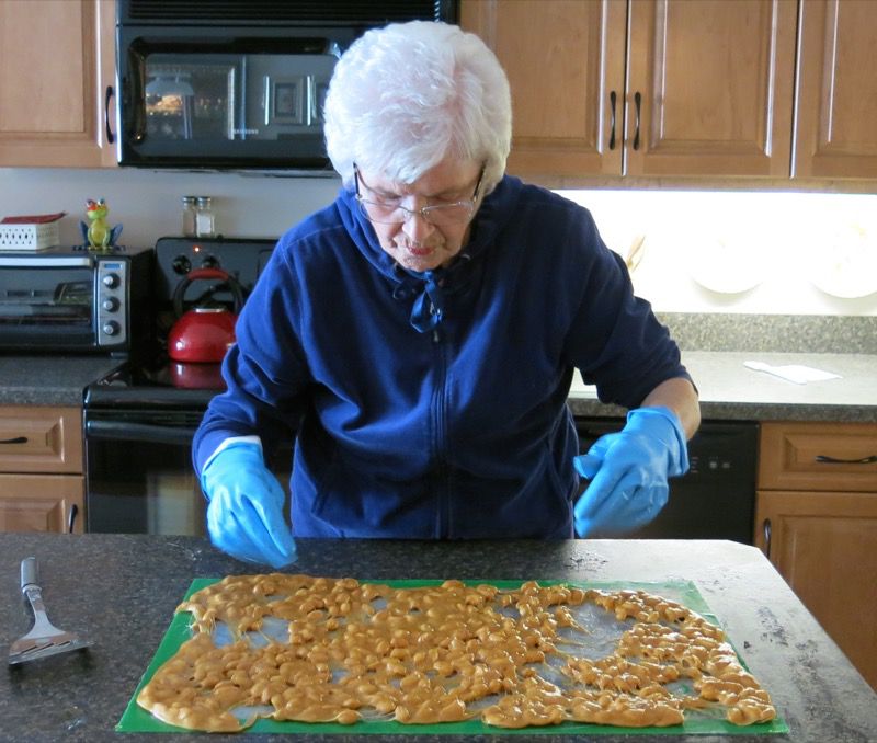 7e3 Homemade Peanut Brittle