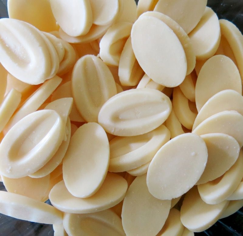 24 Valrhona White Chocolate Callets