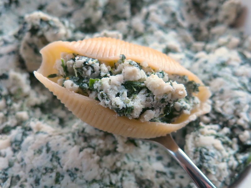 15b Giant Stuffed Spinach and Ricotta Pasta Shell