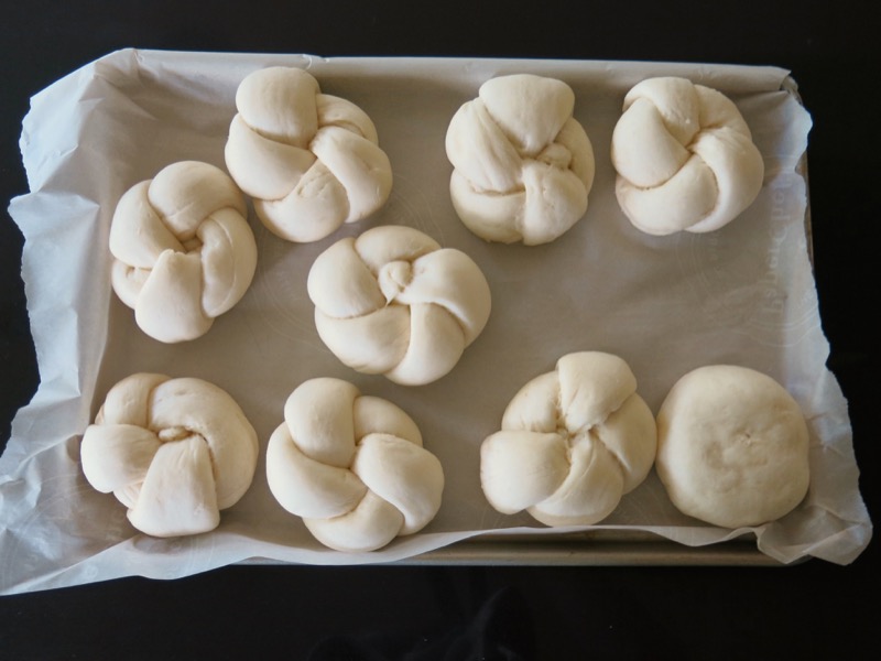 29b Kaiser Buns unbaked