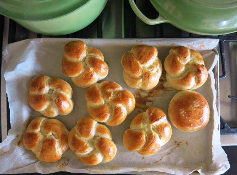 30 Kaiser Buns Baked