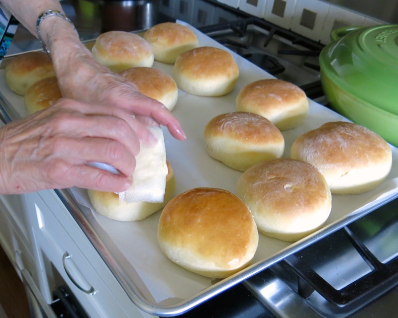 52a Buttering Hot Prairie Dinner Bun Tops