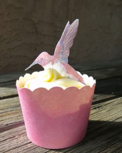 2 Hummingbird Cupcake