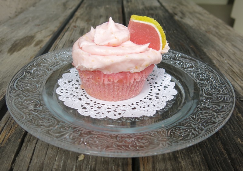 12 Pink Lemonade Cupcake