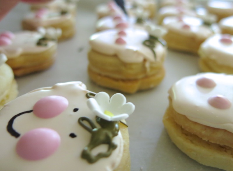 19 Decorating Babyface Sandwich Cookies