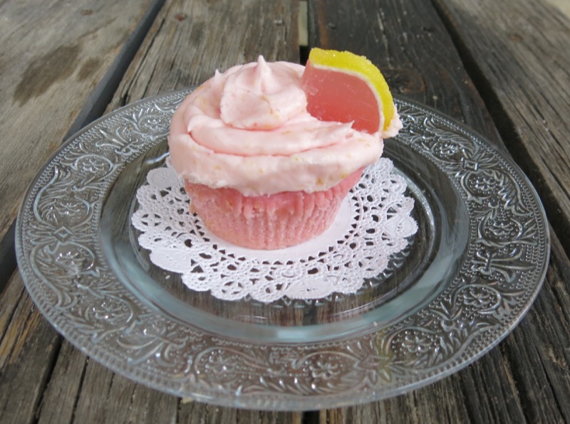 2 Pink Lemonade Cupcakes