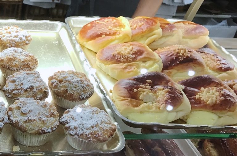 Flemish Food Kleinblatt's Bakery for Kosher Jewish in Antwerp