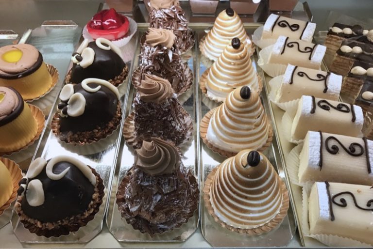 Flemish Food Kleinblatt's Bakery for Kosher Jewish in Antwerp