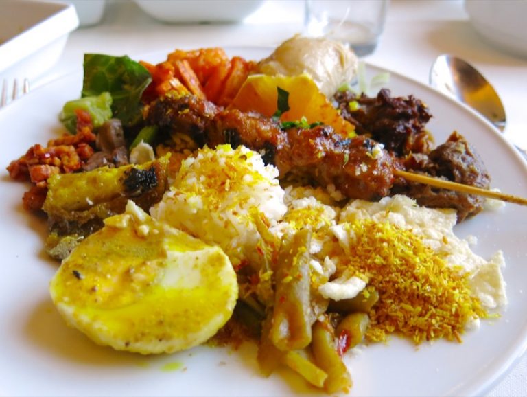 Dutch Food: Indonesian Rijsttafel at Garoeda in The Hague