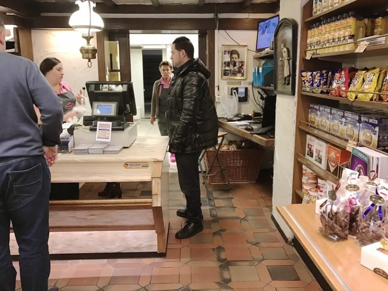 Flemish Food Kleinblatt's Bakery for Kosher Jewish in Antwerp