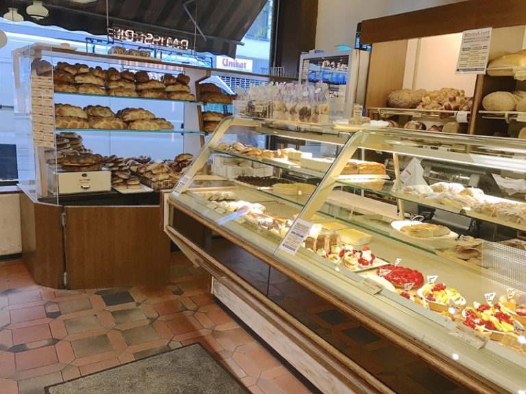 Flemish Food Kleinblatt's Bakery for Kosher Jewish in Antwerp