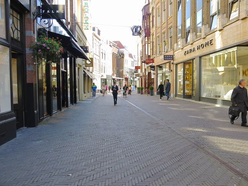 7-the-hague-pedestrian-street