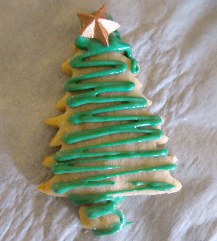 22a-decorating-butter-cookie-christmas-trees-2016