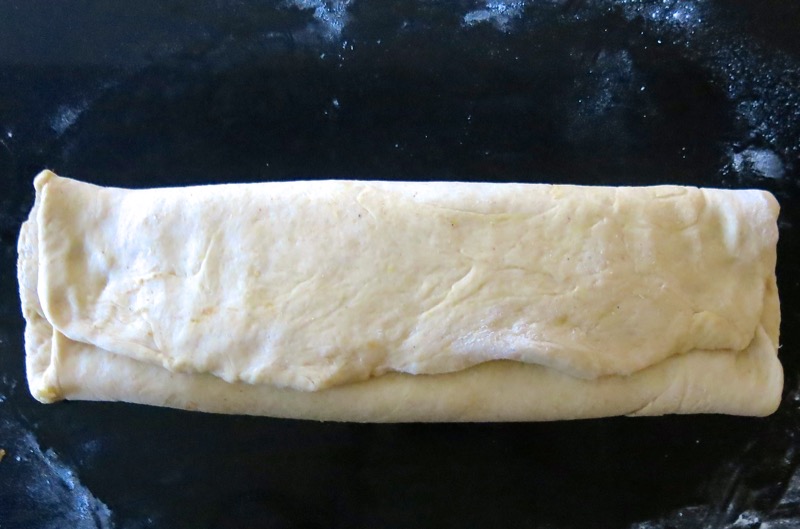 26-rolling-fruit-into-stollen-dough