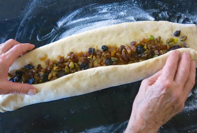 30-rolling-fruit-into-stollen-dough