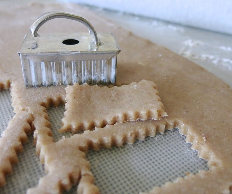 Homemade Graham Crackers aka Graham Wafers or Cookies 2016 How To Cut Graham Crackers Without Breaking