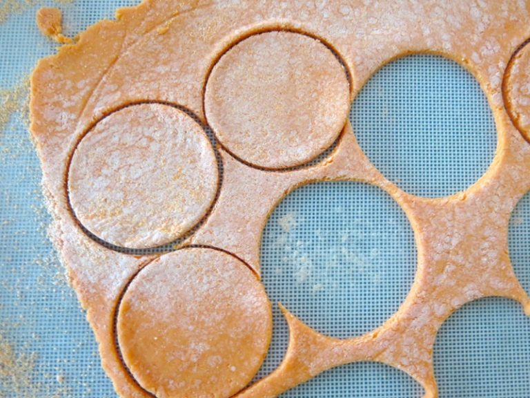 Red Lentil Crackers Gluten Free, Delicious, Nutritious and Economical