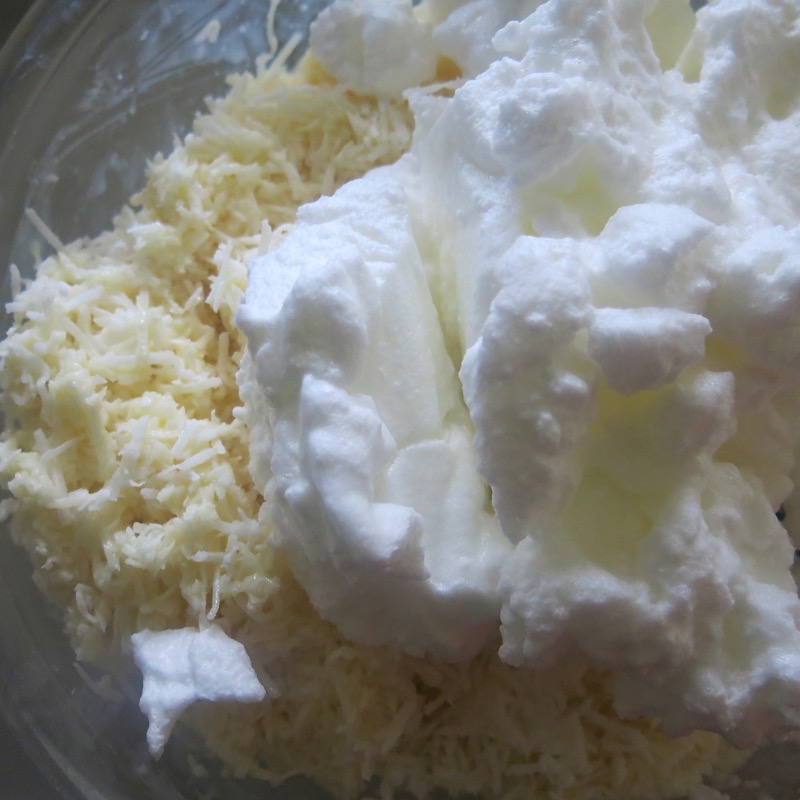 7-coconut-macaroon-ingredients-to-combine