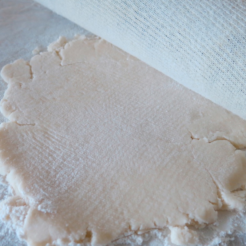 7-traditional-shortbread-rolling-the-dough-2016