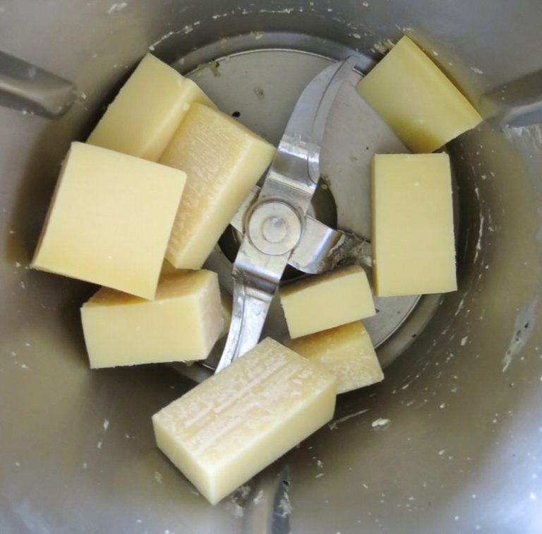 Gruyère Cheese Shortbread Crackers A Delicious Nippy Cheese Cracker