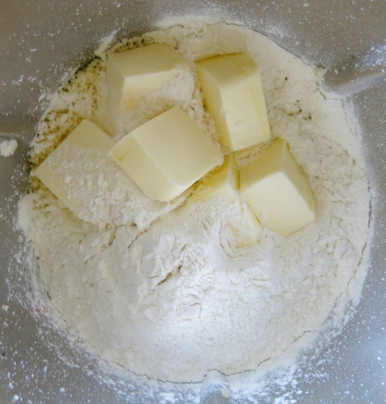 Gruyère Cheese Shortbread Crackers A Delicious Nippy Cheese Cracker