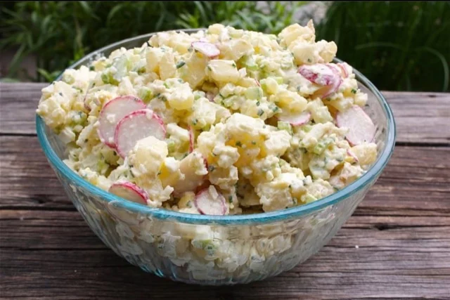 Picnic for Saturday!

‘My mom’s is better than your moms!’

The quintessential summer salad that reminds me of growing up on the Alberta prairies. This salad says something had arrived, but most importantly, it says family.

Salad 
-4 eggs, hard “boiled”
-5 pounds of potatoes, or so (2.3K)
-one bunch of small radishes, and if you pick them from your garden, one bunch
-one small bunch of chives
-2-3 stalks of celery
1 small onion

Dressing
-200g homemade mayonnaise
-20g Dijon mustard
-10g salt, or to taste
-5g pepper, or to taste (I like lots)

Find this recipe here https://www.acanadianfoodie.com/2013/06/07/the-canadian-food-experience-project-potato-salad/ 

Subscribe to www.acanadianfoodie.com for this recipe and more!

#familyreunionfood #familyfood #familiesthateattogetherstaytogether #potatosalad  #potatoes #seasonalsalad #traditionalsalad #summersalads