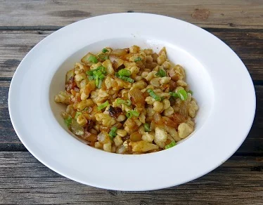 When it’s cold outside…

For Vanja it is often his favourite platter of bacon and eggs. This morning, the browned butter and caramelized onion were tossed with the Spaetzle and a little fresh green onion, and oh, my. This was another plate lickin’ lip-smackin’ wonder.

#spatzle #breakfast #lunch #dinner #germanfood #acanadianfoodie